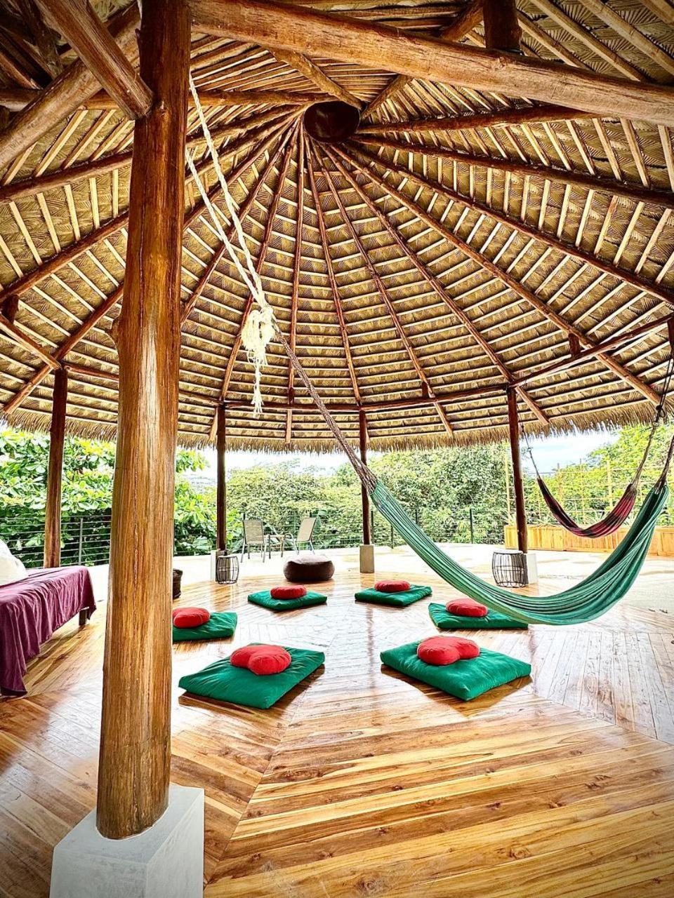Iluminar Beachfront Suites Nosara Eksteriør bilde