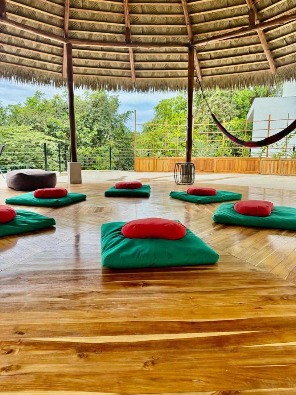 Iluminar Beachfront Suites Nosara Eksteriør bilde